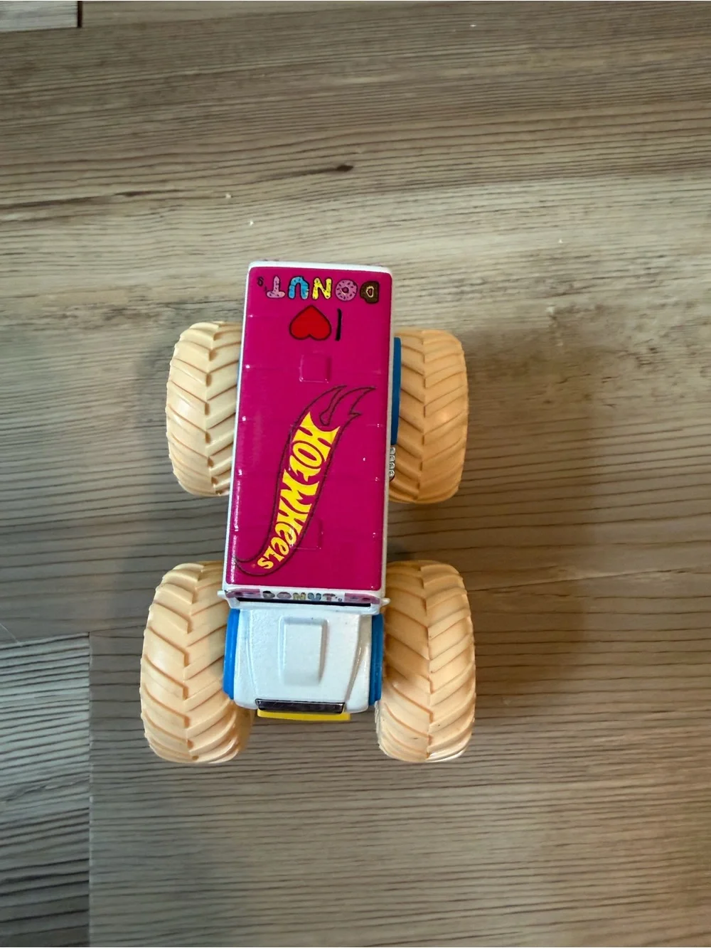 Dozen Delivery Monster Bus Toy - White and Yellow Hot Wheels